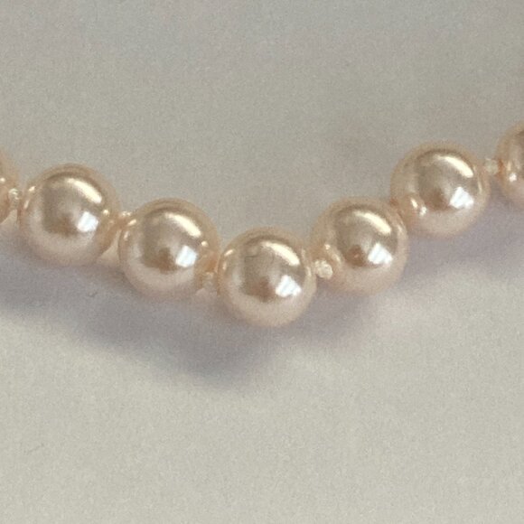 Vintage Cream Glass Pearl Necklace 30" 8mm Hand Knotted Opera Length Gold Tone - Picture 5 of 11